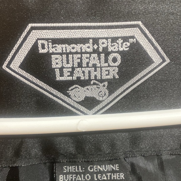 Diamond Plate Buffalo Leather Motorcycle Vest Mens US 2XL - Picture 2 of 8